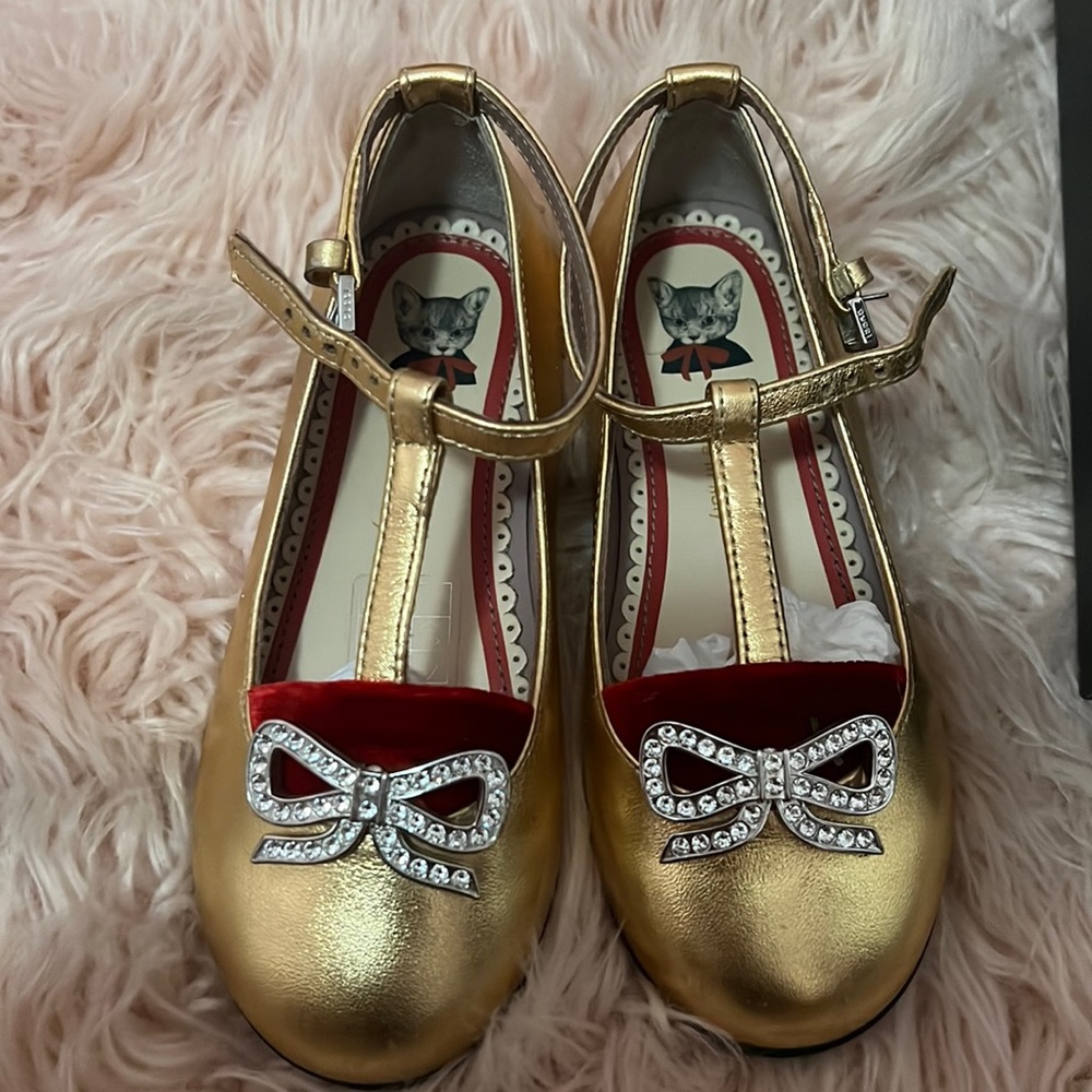 Gold gucci shoes size 25